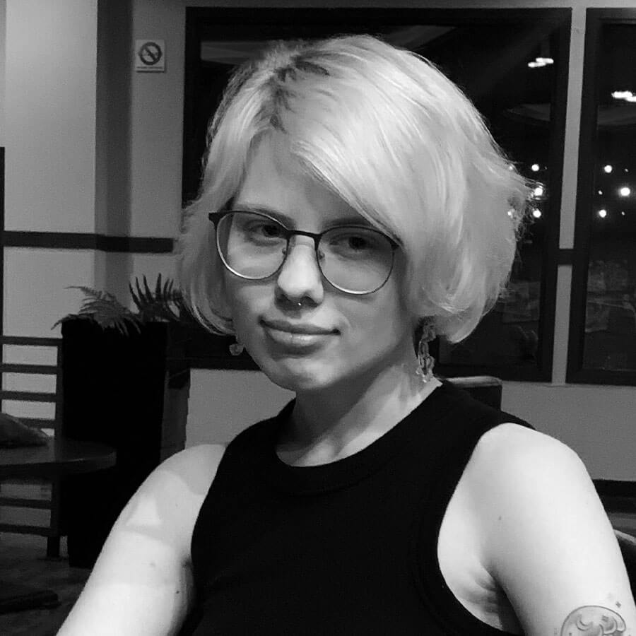 Камилла Орос